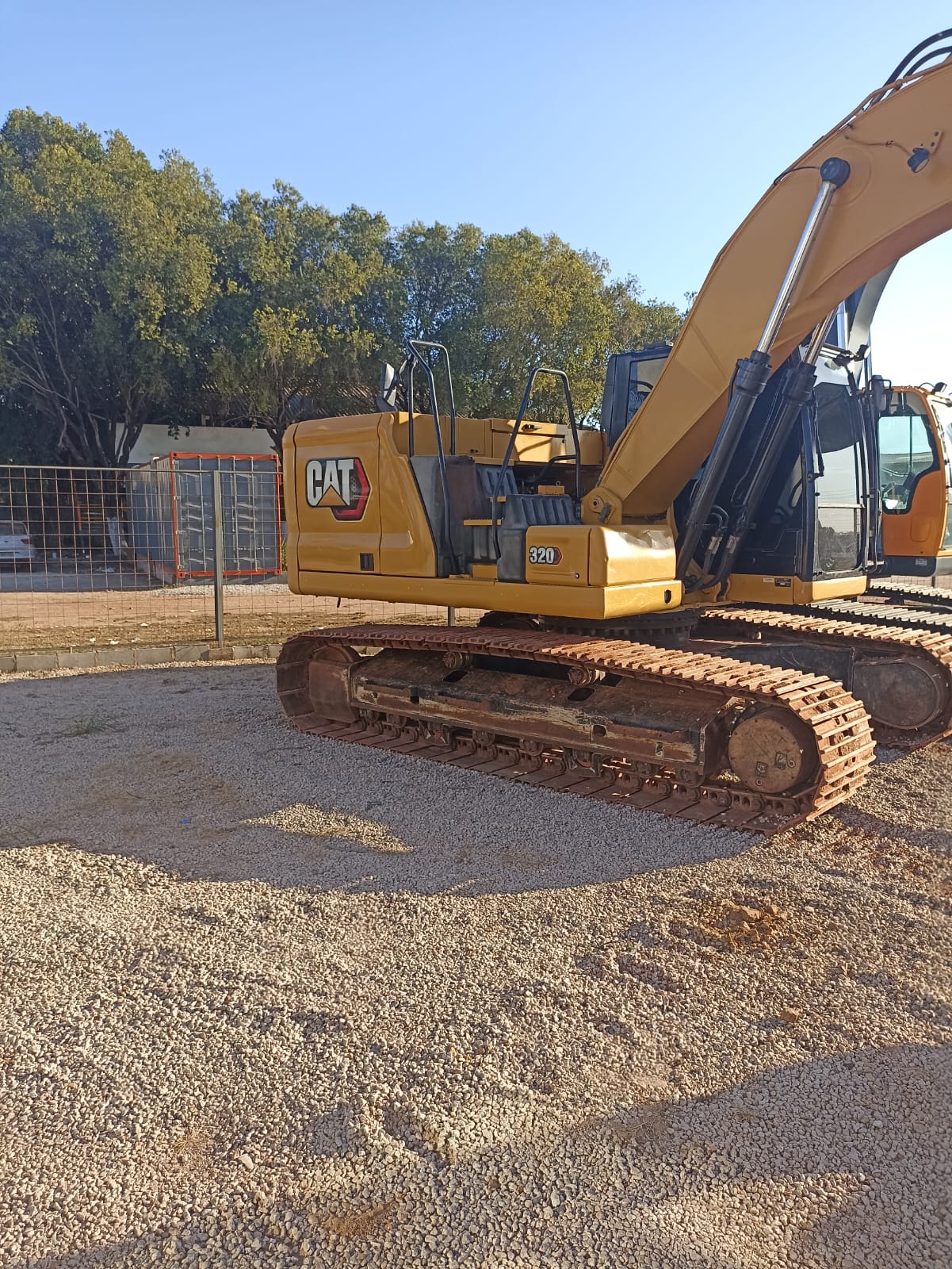 ESCAVADEIRA CATERPILLAR 320D